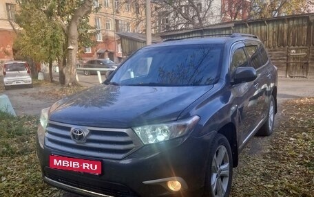 Toyota Highlander III, 2011 год, 2 000 000 рублей, 2 фотография