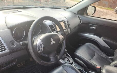 Mitsubishi Outlander III рестайлинг 3, 2010 год, 1 200 000 рублей, 20 фотография