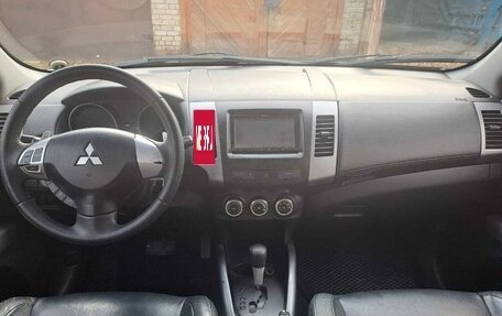 Mitsubishi Outlander III рестайлинг 3, 2010 год, 1 200 000 рублей, 19 фотография