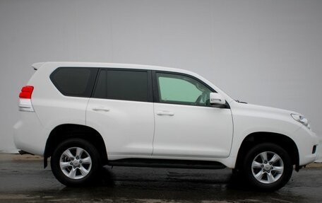 Toyota Land Cruiser Prado 150 рестайлинг 2, 2013 год, 3 190 000 рублей, 8 фотография