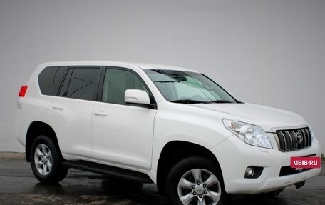 Toyota Land Cruiser Prado 150 рестайлинг 2, 2013 год, 3 190 000 рублей, 3 фотография