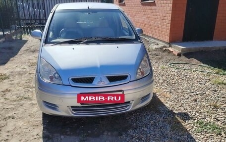 Mitsubishi Colt VI рестайлинг, 2003 год, 450 000 рублей, 2 фотография