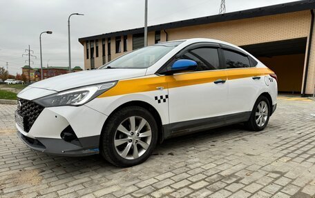 Hyundai Solaris II рестайлинг, 2021 год, 1 400 000 рублей, 4 фотография