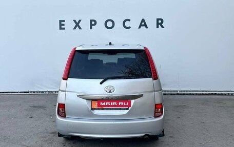 Toyota ISis I, 2008 год, 1 150 000 рублей, 4 фотография