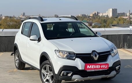 Renault Sandero II рестайлинг, 2019 год, 1 290 000 рублей, 2 фотография