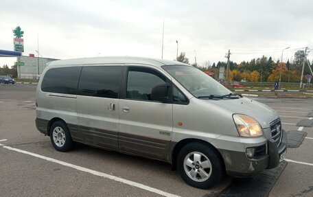 Hyundai Starex I рестайлинг, 2005 год, 700 000 рублей, 2 фотография