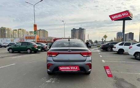 KIA Rio IV, 2018 год, 1 404 500 рублей, 2 фотография