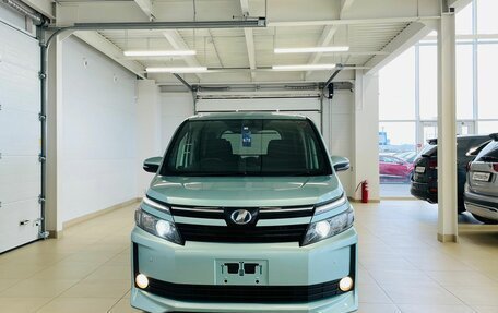 Toyota Voxy III, 2014 год, 2 249 000 рублей, 9 фотография