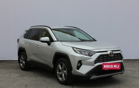 Toyota RAV4, 2022 год, 4 090 000 рублей, 7 фотография