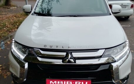 Mitsubishi Outlander III рестайлинг 3, 2018 год, 3 000 000 рублей, 1 фотография