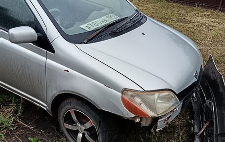 Toyota Platz, 2001 год, 60 000 рублей, 1 фотография