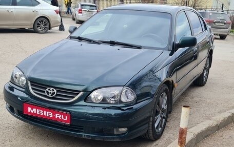 Toyota Avensis III рестайлинг, 2002 год, 440 000 рублей, 1 фотография