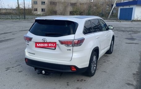 Toyota Highlander III, 2014 год, 3 050 000 рублей, 4 фотография