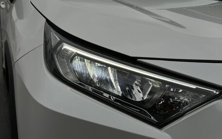 Toyota RAV4, 2019 год, 3 680 000 рублей, 5 фотография