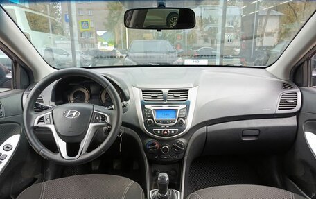 Hyundai Solaris II рестайлинг, 2012 год, 710 000 рублей, 12 фотография