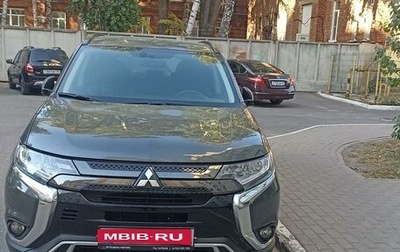 Mitsubishi Outlander III рестайлинг 3, 2021 год, 3 330 000 рублей, 1 фотография