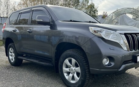 Toyota Land Cruiser Prado 150 рестайлинг 2, 2014 год, 3 250 000 рублей, 5 фотография