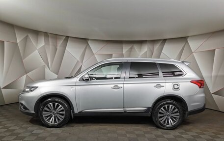 Mitsubishi Outlander III рестайлинг 3, 2019 год, 3 199 000 рублей, 4 фотография