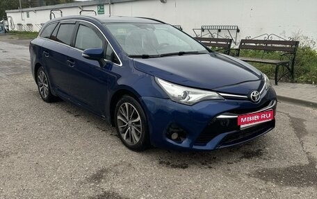 Toyota Avensis III рестайлинг, 2015 год, 1 750 000 рублей, 3 фотография