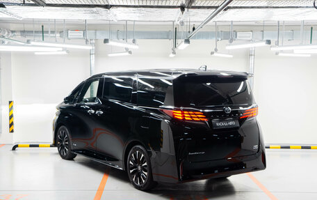 Toyota Alphard, 2024 год, 19 000 000 рублей, 3 фотография