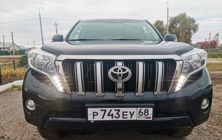 Toyota Land Cruiser Prado 150 рестайлинг 2, 2015 год, 4 050 000 рублей, 1 фотография