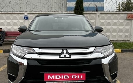 Mitsubishi Outlander III рестайлинг 3, 2017 год, 2 700 000 рублей, 2 фотография