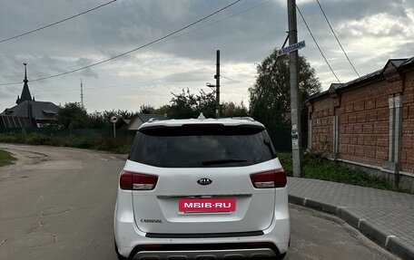 KIA Carnival III, 2017 год, 3 400 000 рублей, 4 фотография