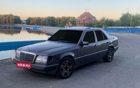 Mercedes-Benz E-Класс, 1994 год, 480 000 рублей, 3 фотография