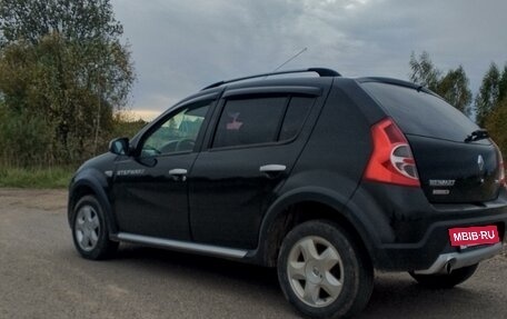 Renault Sandero I, 2013 год, 800 000 рублей, 2 фотография