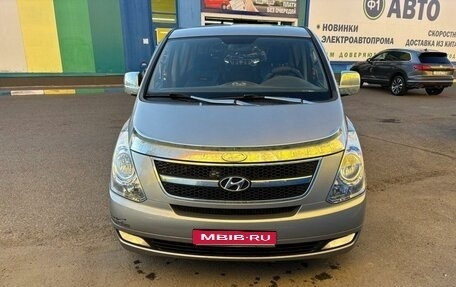 Hyundai Grand Starex Grand Starex I рестайлинг 2, 2012 год, 1 800 000 рублей, 1 фотография