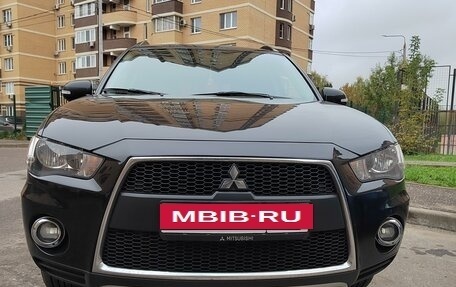 Mitsubishi Outlander III рестайлинг 3, 2012 год, 1 500 000 рублей, 2 фотография