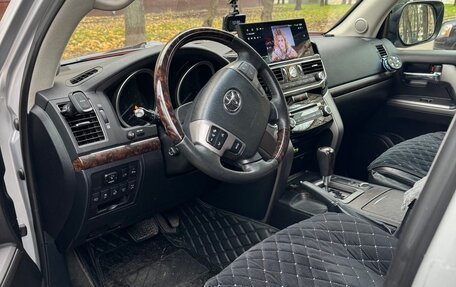 Toyota Land Cruiser 200, 2013 год, 4 600 000 рублей, 8 фотография