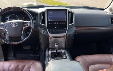 Toyota Land Cruiser 200, 2016 год, 5 740 000 рублей, 14 фотография