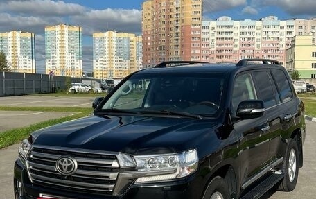 Toyota Land Cruiser 200, 2016 год, 5 740 000 рублей, 6 фотография