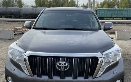 Toyota Land Cruiser Prado 150 рестайлинг 2, 2017 год, 4 500 000 рублей, 10 фотография