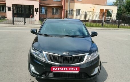 KIA Rio III рестайлинг, 2013 год, 1 000 000 рублей, 2 фотография