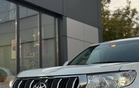 Toyota Land Cruiser Prado 150 рестайлинг 2, 2020 год, 6 200 000 рублей, 9 фотография