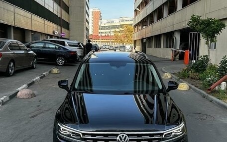 Volkswagen Tiguan II, 2017 год, 2 574 000 рублей, 3 фотография