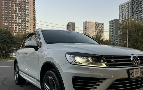 Volkswagen Touareg III, 2017 год, 4 350 000 рублей, 3 фотография