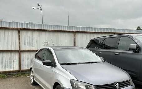 Volkswagen Polo VI (EU Market), 2011 год, 650 000 рублей, 2 фотография