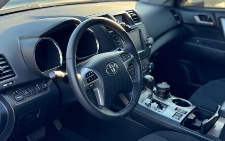 Toyota Highlander III, 2012 год, 2 500 000 рублей, 6 фотография