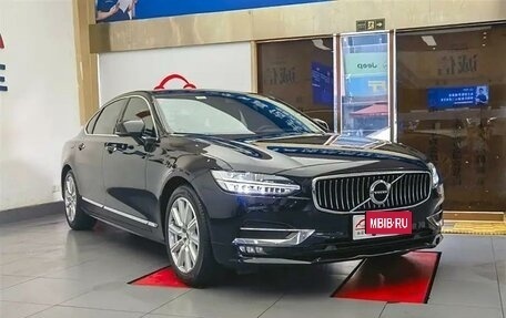 Volvo S90 II рестайлинг, 2021 год, 3 000 000 рублей, 1 фотография