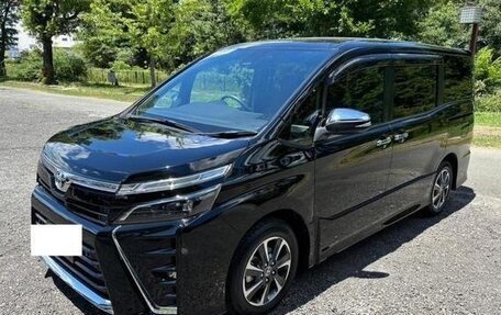 Toyota Voxy III, 2021 год, 1 875 000 рублей, 3 фотография