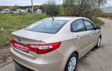 KIA Rio III рестайлинг, 2013 год, 1 000 000 рублей, 6 фотография