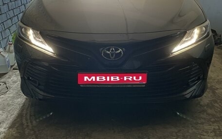 Toyota Camry, 2018 год, 3 375 000 рублей, 2 фотография