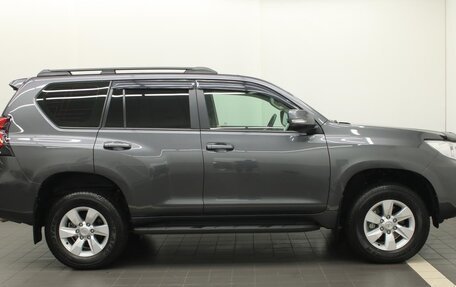 Toyota Land Cruiser Prado 150 рестайлинг 2, 2020 год, 5 590 000 рублей, 10 фотография