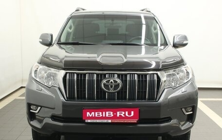 Toyota Land Cruiser Prado 150 рестайлинг 2, 2020 год, 5 590 000 рублей, 8 фотография