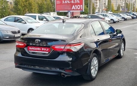 Toyota Camry, 2021 год, 3 730 000 рублей, 5 фотография