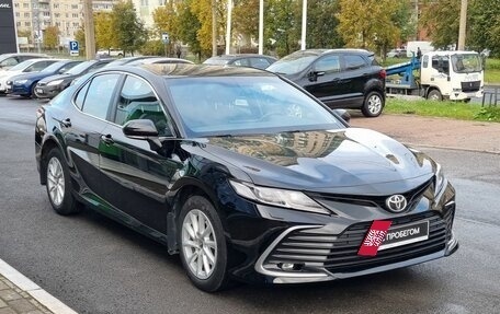 Toyota Camry, 2021 год, 3 730 000 рублей, 2 фотография