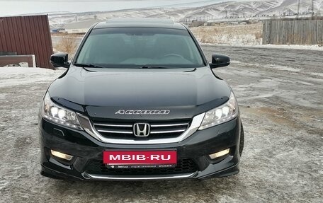 Honda Accord IX рестайлинг, 2013 год, 2 300 000 рублей, 2 фотография